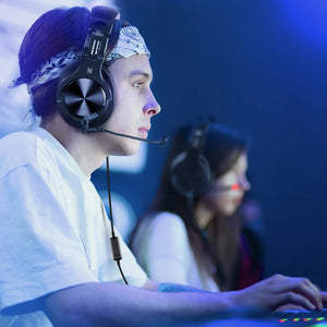 Hot Trend Vault Oneodio A71D wired gaming headset with detachable microphone and high-res audio for PC, PS5, and Xbox gamers.
