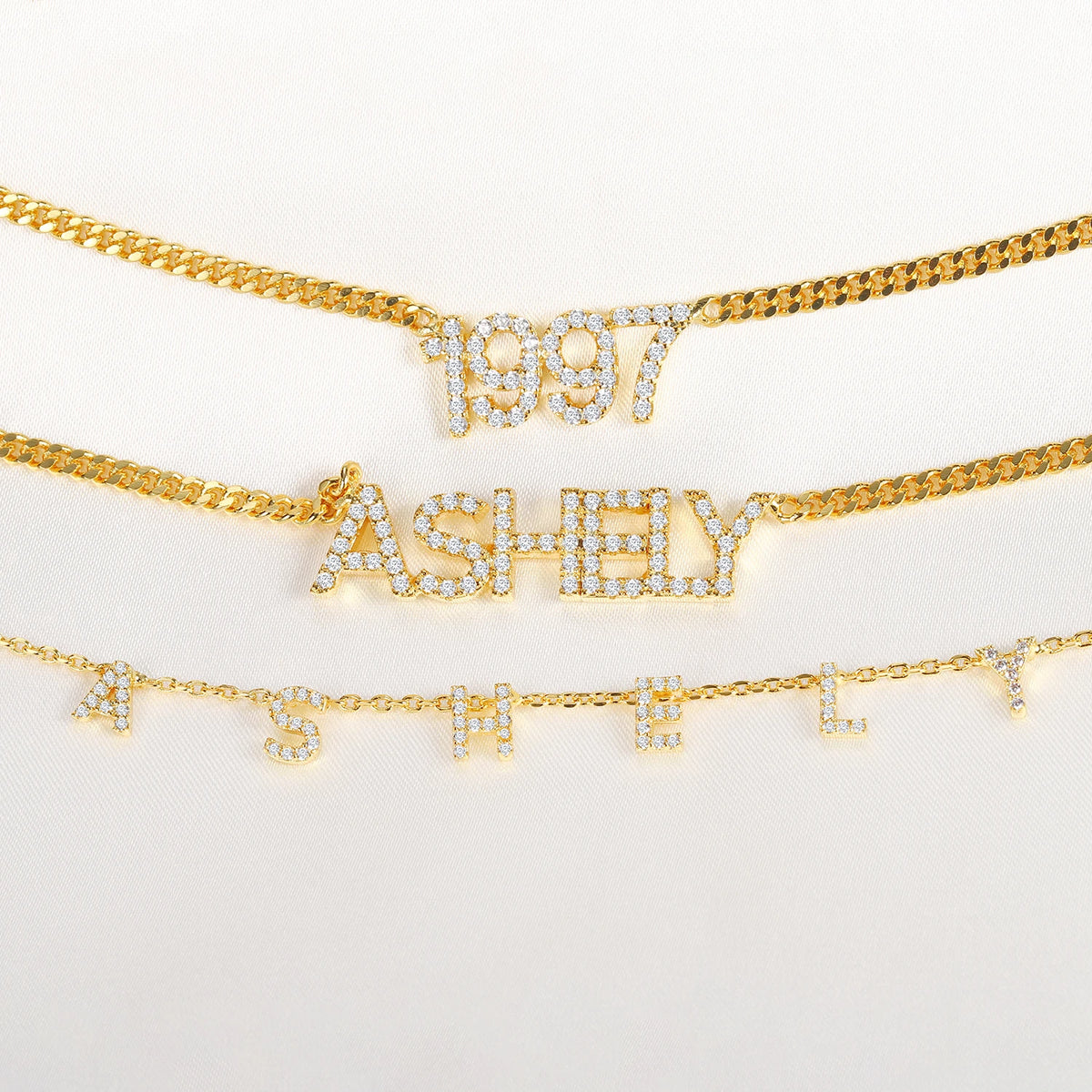 Personalized crystal name necklace in 18K gold plating with zirconia for women, featuring a custom name pendant.