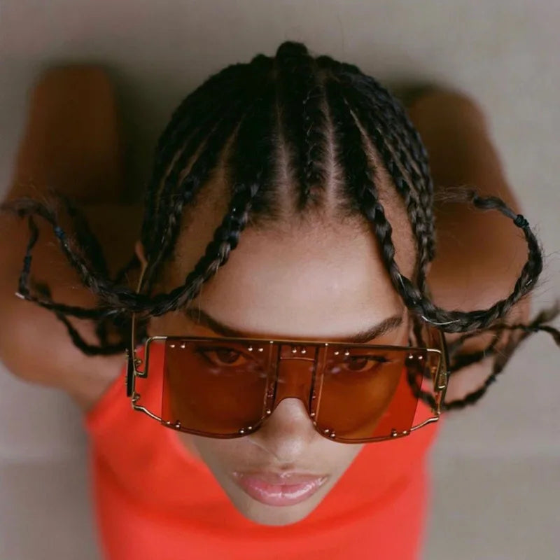 Fashion Square Goggle Sunglasses Women Oversized Metal Frame Vintage Glasses Men Shades Punk Glasses Luxury Brand Rivet Eyewear