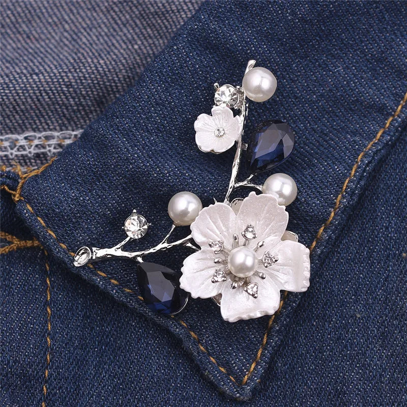New Fashion and Elegant Wedding Brooch Plant Plum Blossom Crystal Pearl Breast Ladies Wedding Set Gift