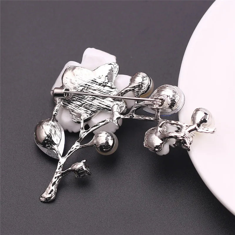 New Fashion and Elegant Wedding Brooch Plant Plum Blossom Crystal Pearl Breast Ladies Wedding Set Gift
