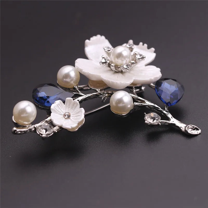 New Fashion and Elegant Wedding Brooch Plant Plum Blossom Crystal Pearl Breast Ladies Wedding Set Gift