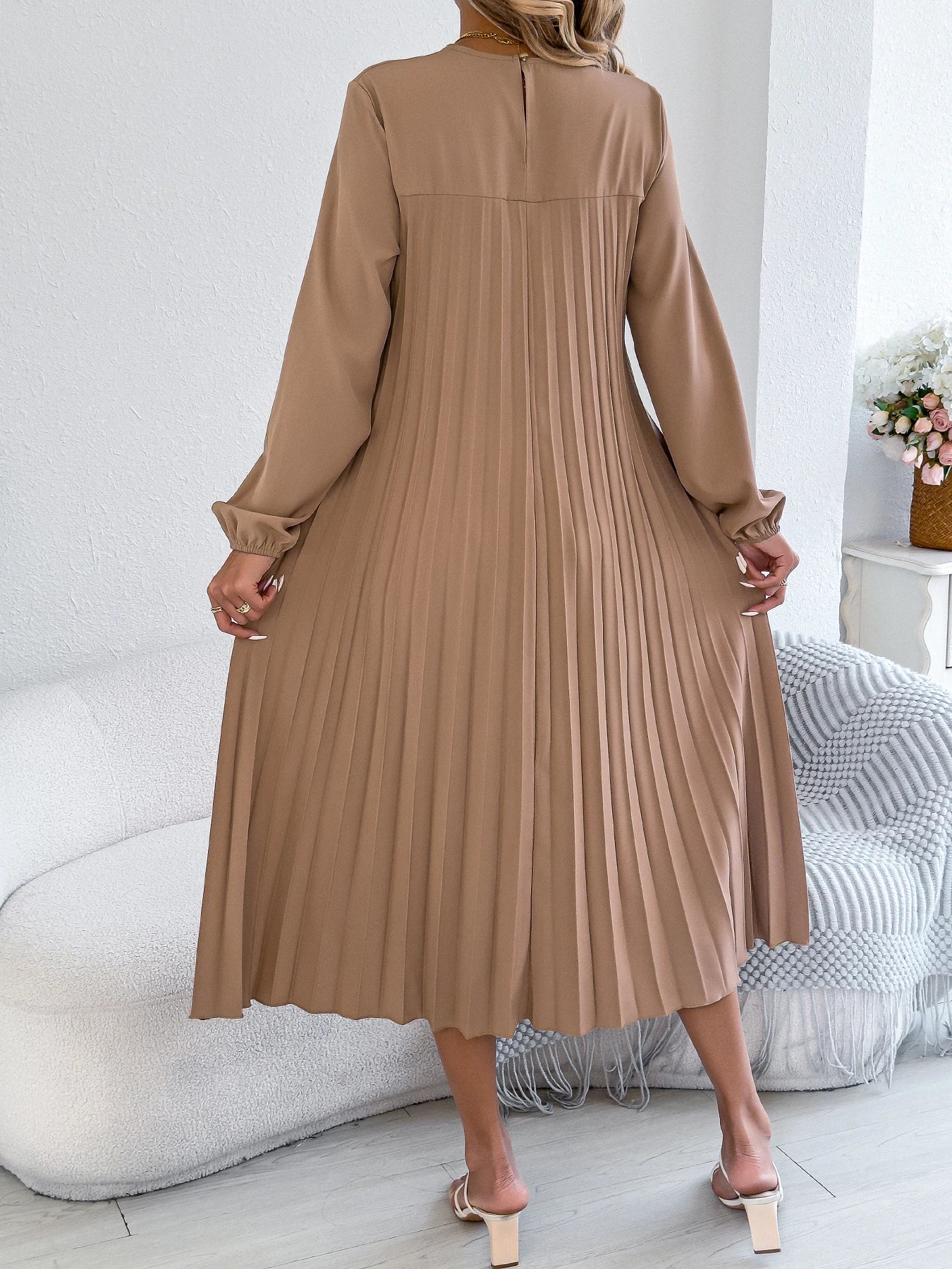 Elegant Dress Woman 2025 Retro Solid Color Round Neck Long Sleeve Pleated Dress without Belt 2025 Autumn Winter Women Clothing