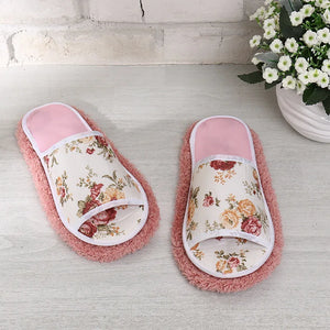 Hot Trend Vault microfiber floor cleaning shoes with detachable mop soles for easy dust removal and home floor cleaning.
