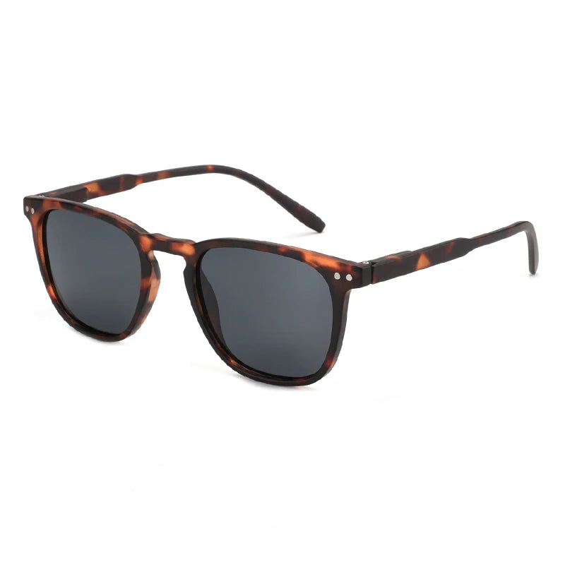 Unisex vintage polarized sunglasses with UV400 protection and stylish design, perfect for driving and outdoor activities.