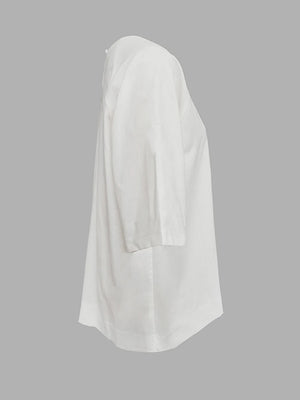 Hot Trend Vault linen T-shirt for women with round neck, loose fit, breathable fabric, casual top perfect for warm weather.