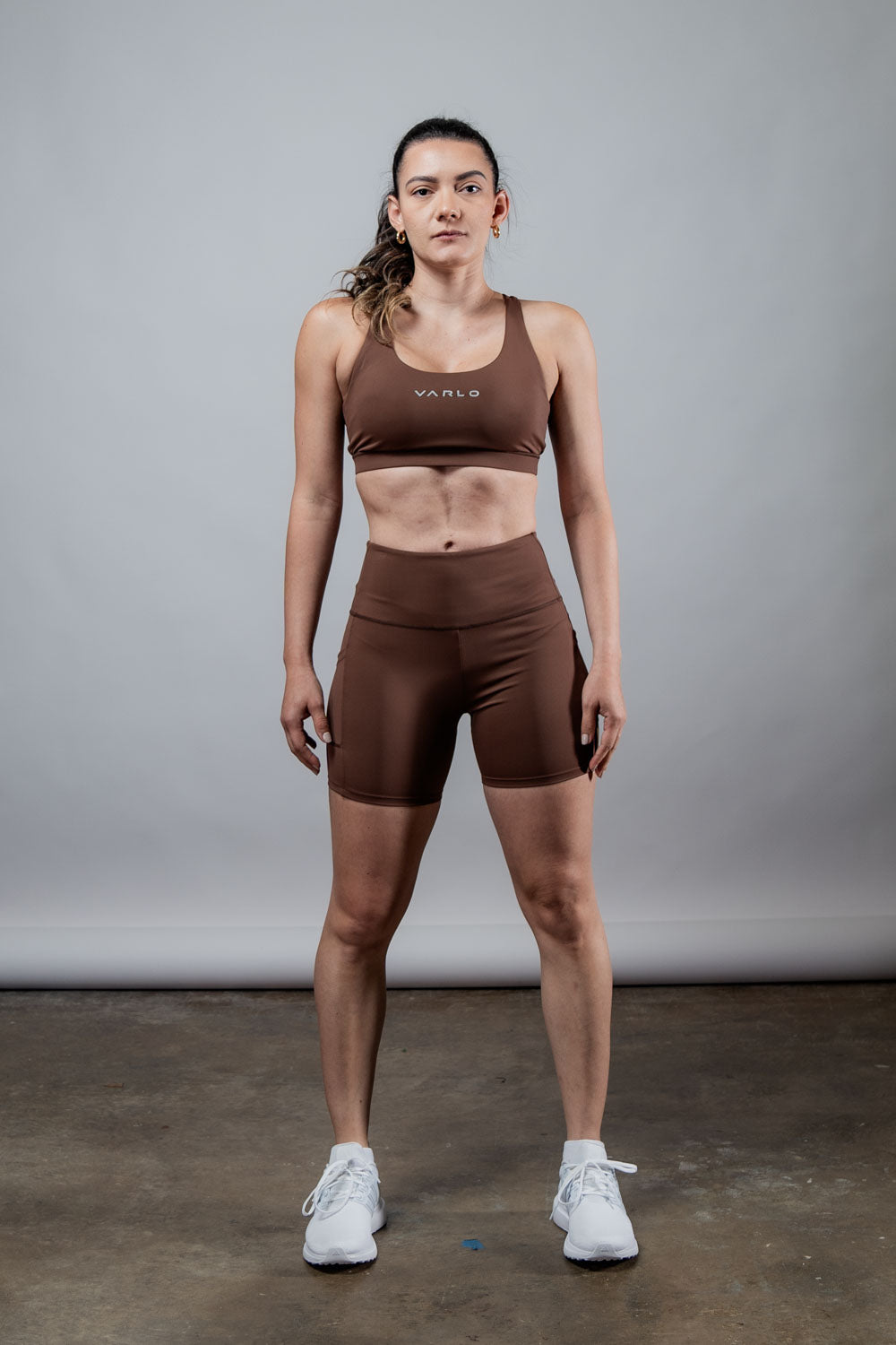 Women’s Hot Trend Vault SOHO 5-inch inseam fitness shorts in city mocha, showing the fitted style and casual athletic design.